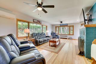 3 Mi to Lake Onalaska Quaint Home with Prairie View - 6