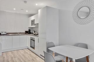 Contemporary 1 Bedroom Apartment in Birmingham - Birmingham - 9