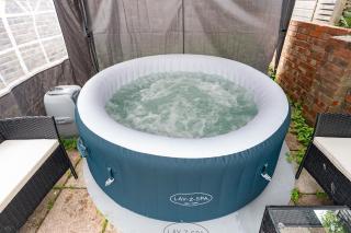 Open Mind Property - Hot Tub,14 Guests & Free Parking - 0