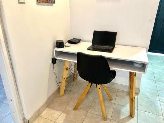 Casa Tradicional Remodelada en Envigado con Patio - Envigado - 4