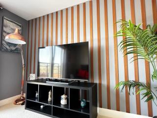 Seaside APT with Harbour View - Swansea - 8