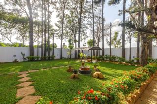 Grandeur Villa by StayJade Huge Garden 5BHK - Yelahanka - 8