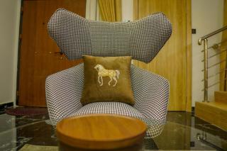 84th Luxury Apartments - 5