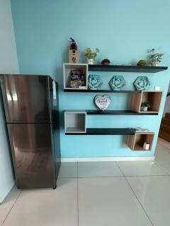 FERRINGHI RESORT 5-BEDROOM with POOL, BBQ SET, WiFi, Netflix & WALK to BEACH - Batu Ferringhi - 1