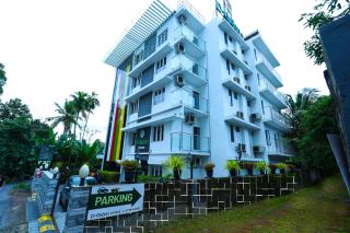 D-Green Hotels - Ernakulam - 0