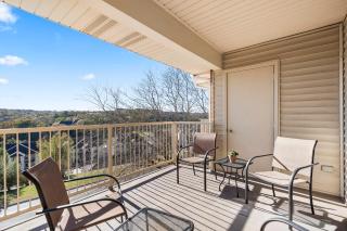 Great Escape II - Resort Style 2 BDR Condo on Golf Course with Pool - Branson - 4