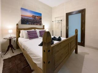 Traditional Maltese 3BD Apartment with Front & Back Balconies - Close to Gozo Ferry - Nadur - 7