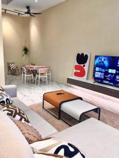 Warm & Cozy Home - 2