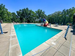 Kemper's Cabin in the Ozarks - Onsite amenities - Branson - 0