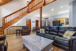 Kemper's Cabin in the Ozarks - Onsite amenities - Branson - 5