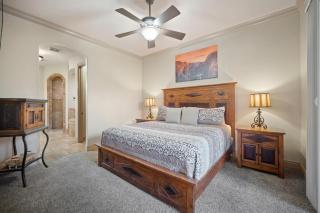 Western Front - Rustic Charm & Comfort - Washington - 4