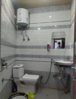 Tosh Guest House And Gusai ji Restaurant - 3