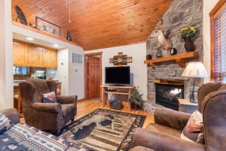 Creekside - 2 BDR Resort Cabin in Epic Location - Branson West - 3