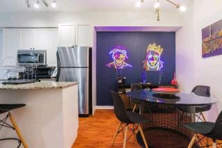 Stylish 2BR Townhouse With Patio - 2