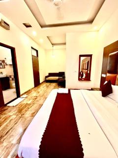 Hotel Woodcrest by Sidham Group !! Comfortable and Peaceful Stay !! Top Rated !! Preferred Hotel Chain - Chandigarh - 0
