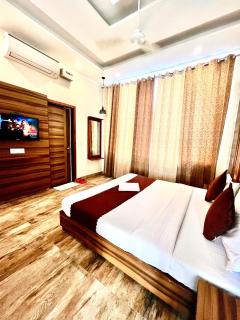 Hotel Woodcrest by Sidham Group !! Comfortable and Peaceful Stay !! Top Rated !! Preferred Hotel Chain - Chandigarh - 4