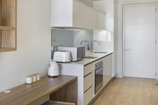 Ellipse Waterfall 3802 - 2