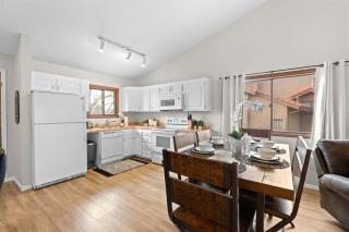 Hikers Hideaway - Cozy Resort Condo with Pool & More - St. George - 1