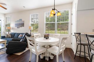 Stone Cliff Relaxation with Resort Amenities - Branson - 7