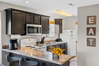 Silver Lake Hideaway - Chic 2 BDR Dog Friendly - Branson - 7