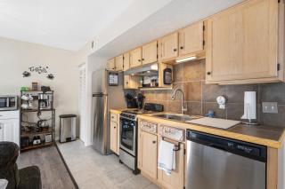 The Nautical Nook - Charming Walk-In Condo for 4 - 7