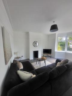 Relaxing Seaside Stay 3-Bed Home Minutes from Hythe Beach - Hythe - 7