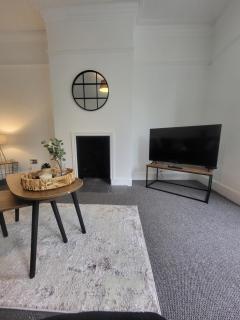 Relaxing Seaside Stay 3-Bed Home Minutes from Hythe Beach - Hythe - 2
