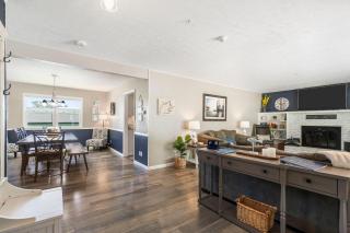 Branson Downtown Beauty - 4 BDR Home Sleeps 15 - 7