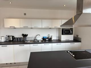 Lux 2bed AO Arena Apartment, City Centre - Manchester - 4