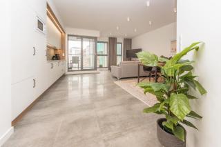 Deluxe Apartment on Granary Island with Parking - Granaria I & by Noclegi Renters - Danzig - 3