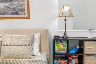 Peaceful Lakeview Escape - For 6 - 7