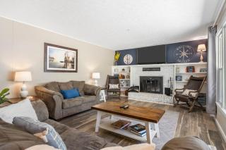 Branson Downtown Beauty - 4 BDR Home Sleeps 15 - 3
