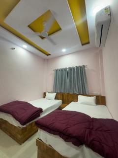 Hotel Rudrason Near Mahakaleshwar Temple, Ujjain - Ujjain - 1