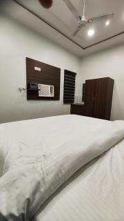 Guru Kripa Guest House - Mathura - 7