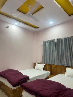 Hotel Rudrason Near Mahakaleshwar Temple, Ujjain - Ujjain - 2