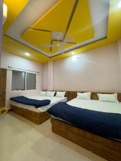 Hotel Rudrason Near Mahakaleshwar Temple, Ujjain - Ujjain - 4