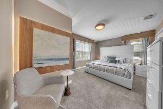 1010 SS - Modern Comfort Oasis - 1