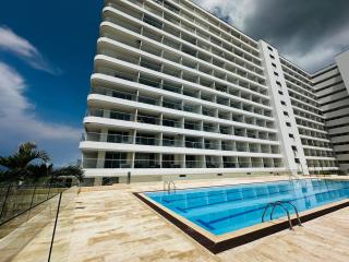 Amazing loft - 2 minutes from the airport! - 3