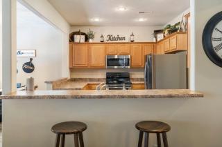 Birdie Lane Beauty - Golf Pools Gym & More - Branson West - 8