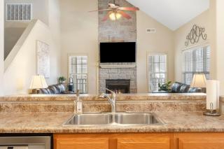 Birdie Lane Beauty - Golf Pools Gym & More - Branson West - 5
