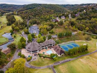 Honey Bee Inn with Communal Amenities & More - Branson West - 9
