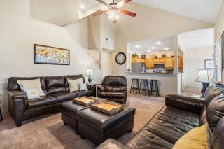Honey Bee Inn with Communal Amenities & More - Branson West - 5