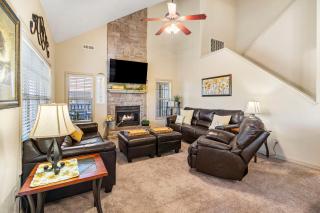 Honey Bee Inn with Communal Amenities & More - Branson West - 6