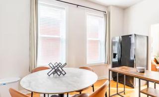 Cozy 2 BR 1 BA Flat Just 10 Mins from Downtown - Chicago - 7