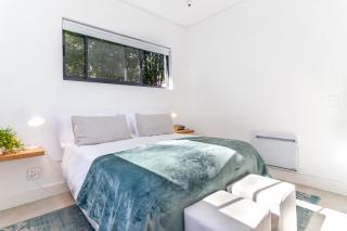 Contemporary Apartment With Shared Swimming Pool - 4
