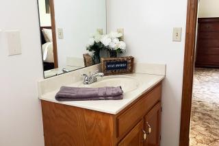 Horse Hideaway Fenced in back yard Dogs Welcome - 2