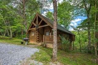 Private Studio Log Cabin Hot Tub Fireplace Relax - 9