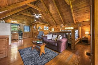 Private Studio Log Cabin Hot Tub Fireplace Relax - 7