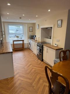 Spacious, sleeps 7, two baths, central Saltash - Saltash - 2
