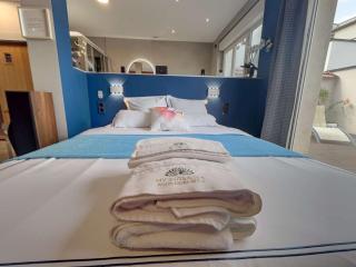 Suite Spa avec Terrasse Privée – Jacuzzi, Sauna Cuisine Équipée - 5